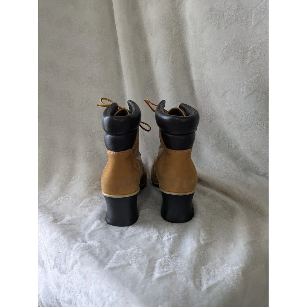 Women's Timberland Wedge Chukka  Boots - Size 7.5
